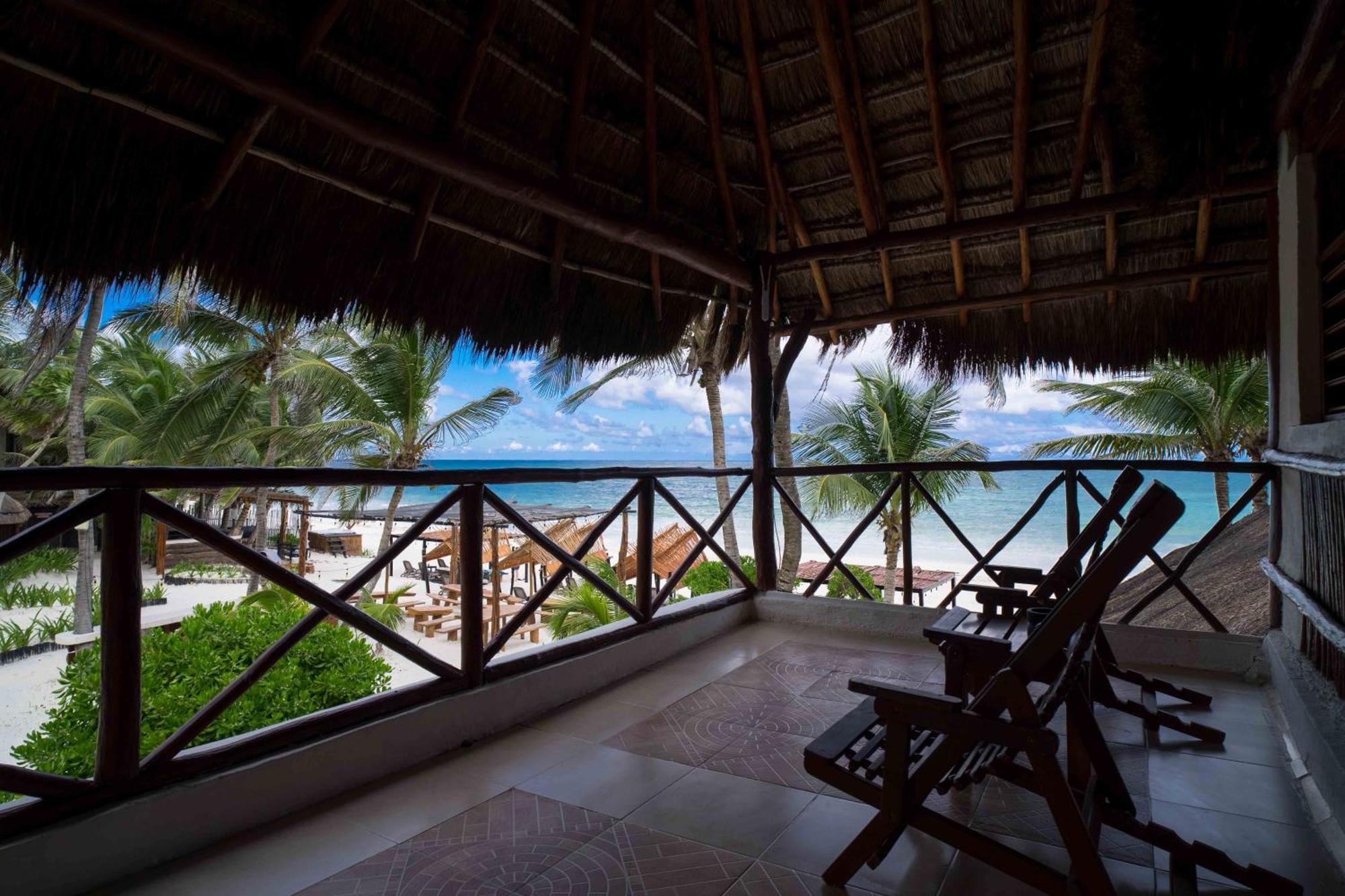 Bt Live Tulum Located At The Party Zone Hotell Exteriör bild