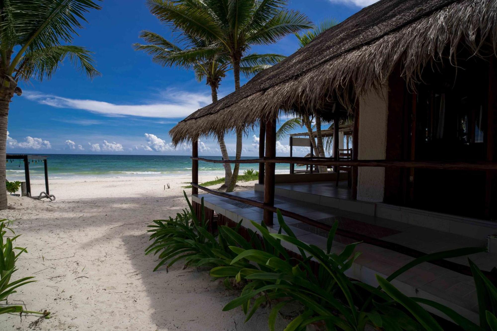 Bt Live Tulum Located At The Party Zone Hotell Exteriör bild