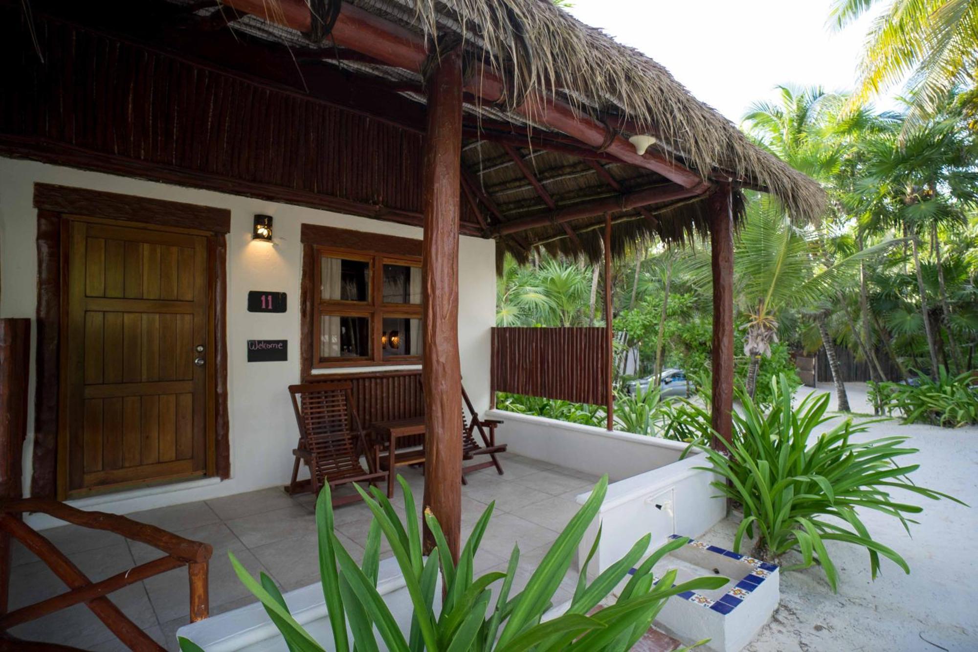 Bt Live Tulum Located At The Party Zone Hotell Exteriör bild