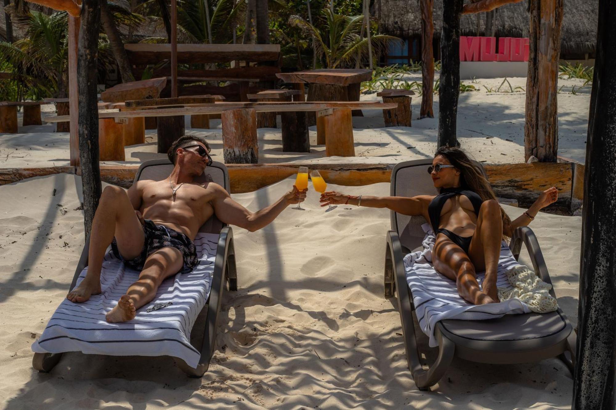 Bt Live Tulum Located At The Party Zone Hotell Exteriör bild